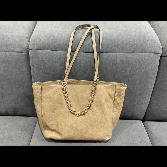Michael Kors Tote, pale beige. - Picture 3 of 10